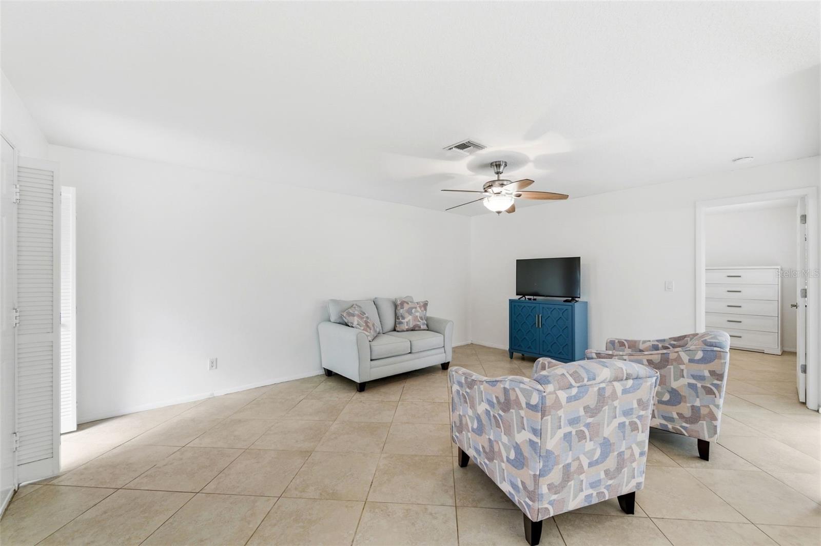 526 ST TROPEZ CIR NE, ST PETERSBURG, FL, 33703