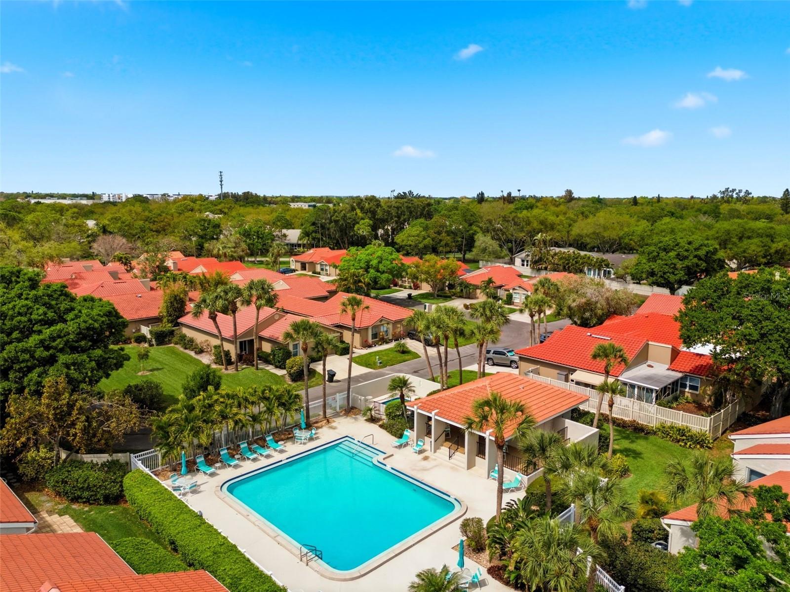526 ST TROPEZ CIR NE, ST PETERSBURG, FL, 33703