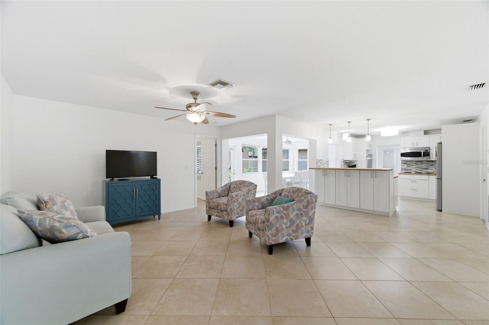 526 ST TROPEZ CIR NE, ST PETERSBURG, FL, 33703