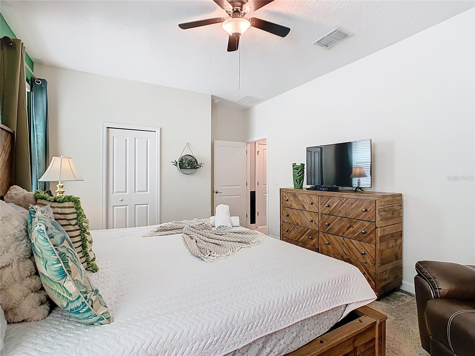 303 OCEAN COURSE AVE, DAVENPORT, FL, 33896