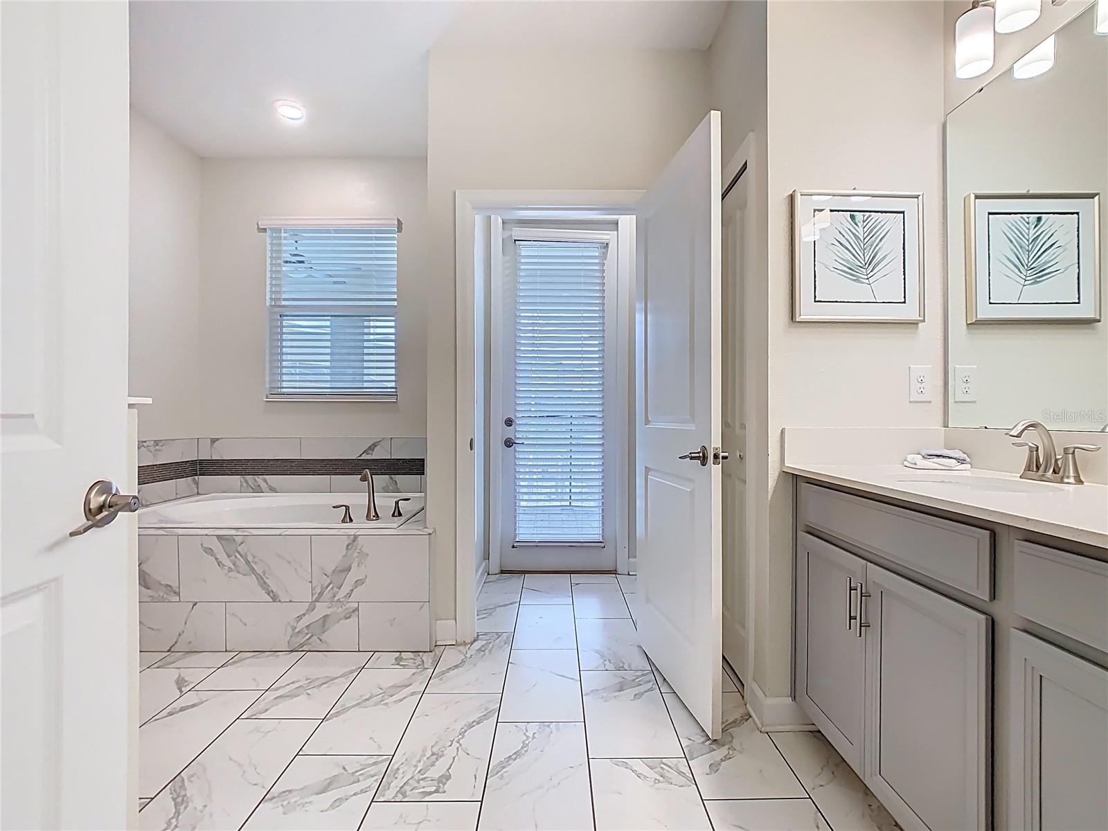 303 OCEAN COURSE AVE, DAVENPORT, FL, 33896