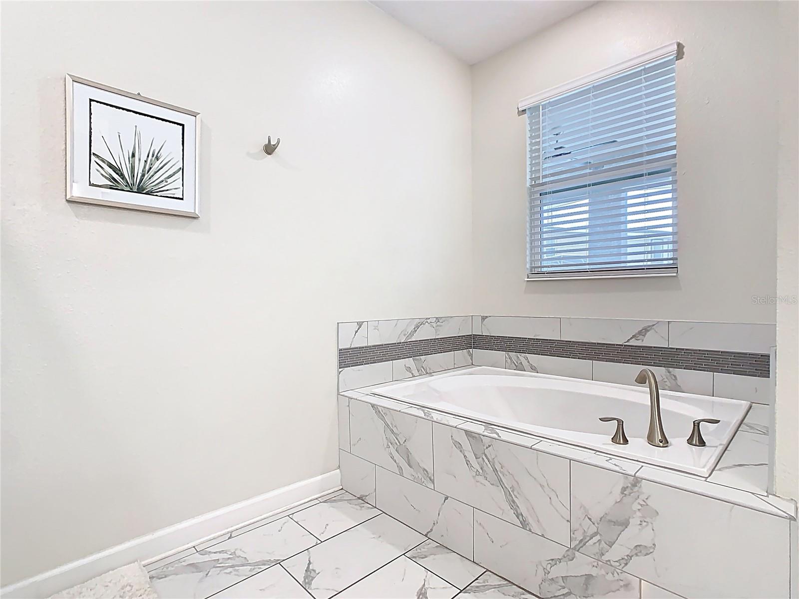 303 OCEAN COURSE AVE, DAVENPORT, FL, 33896