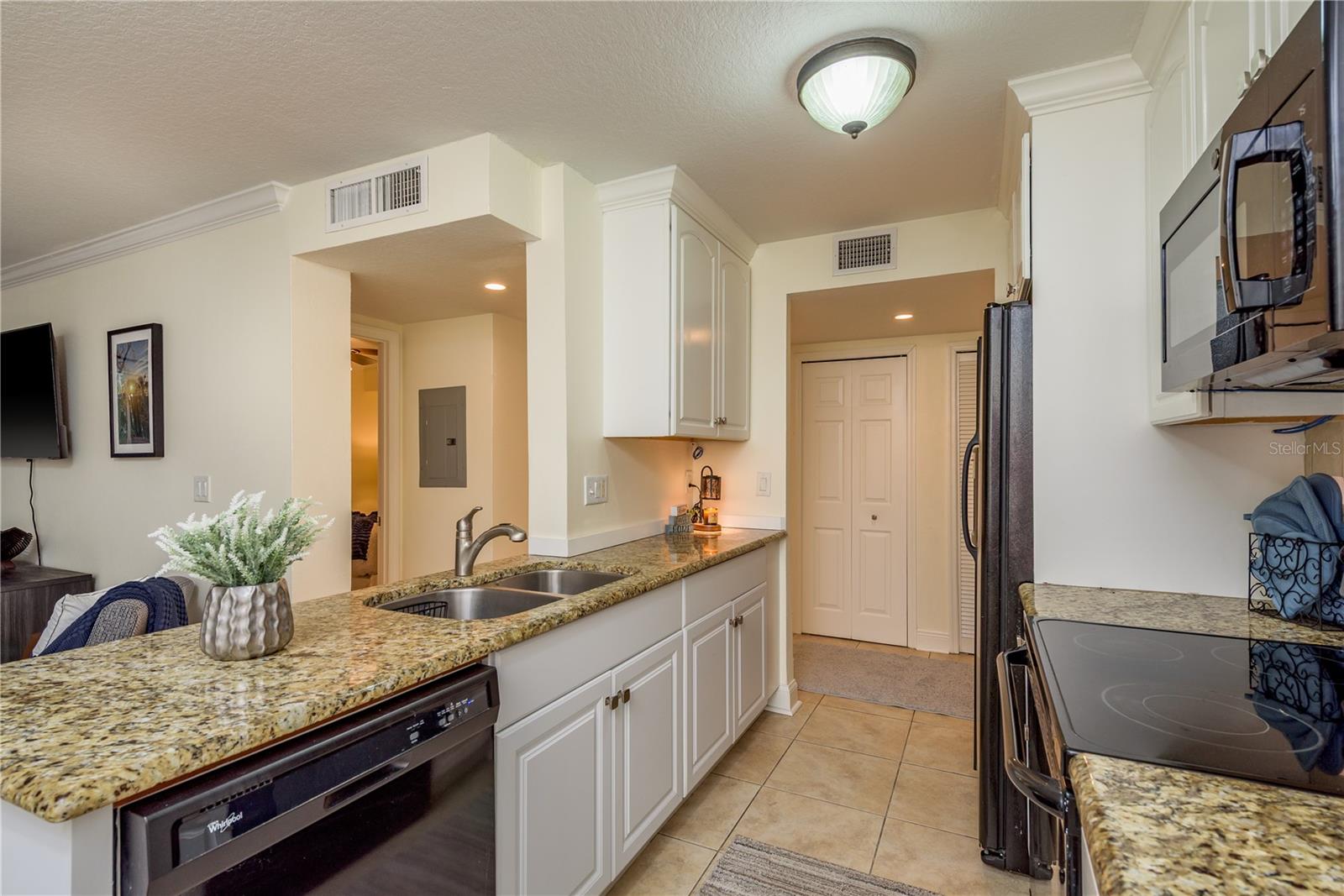 950 BROADWAY #103, DUNEDIN, FL, 34698