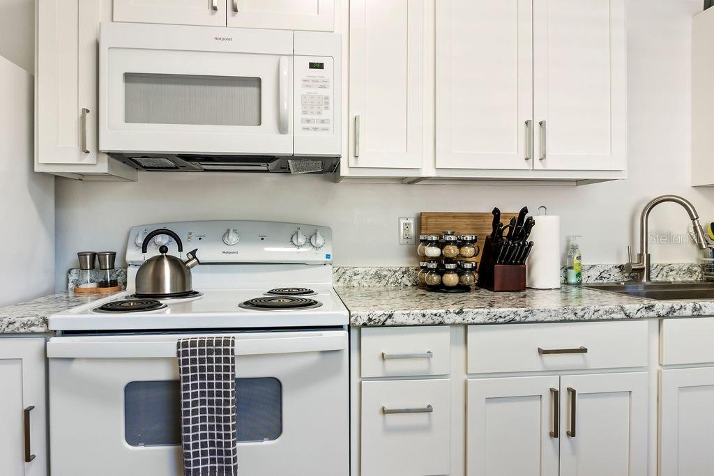 825 NW 19TH AVE, GAINESVILLE, FL, 32609