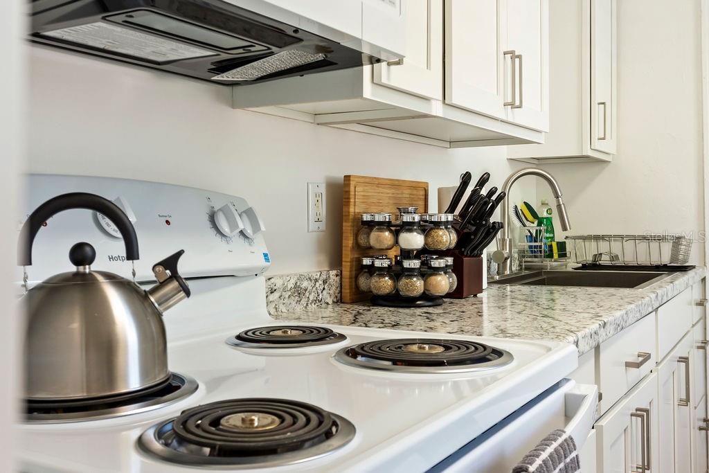 825 NW 19TH AVE, GAINESVILLE, FL, 32609