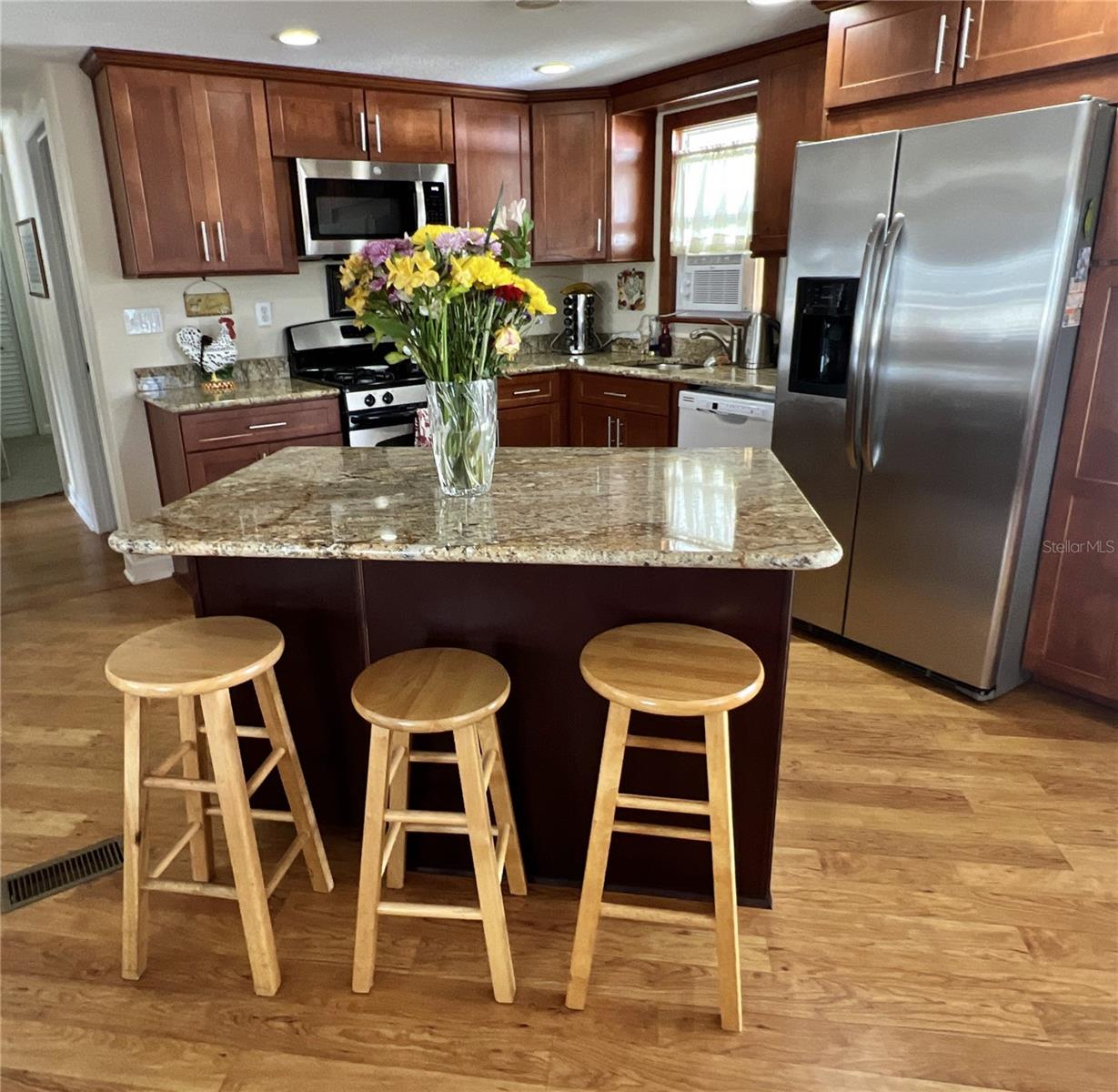 7138 MOUNT HAWTHORNE RD NE #586, ST PETERSBURG, FL, 33702