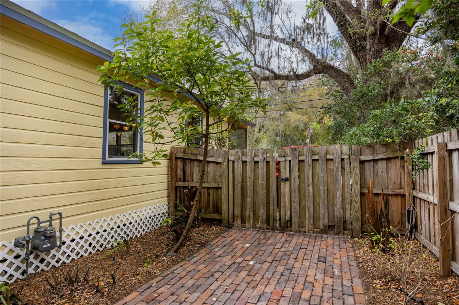 1017 NE 8TH AVE, GAINESVILLE, FL, 32601