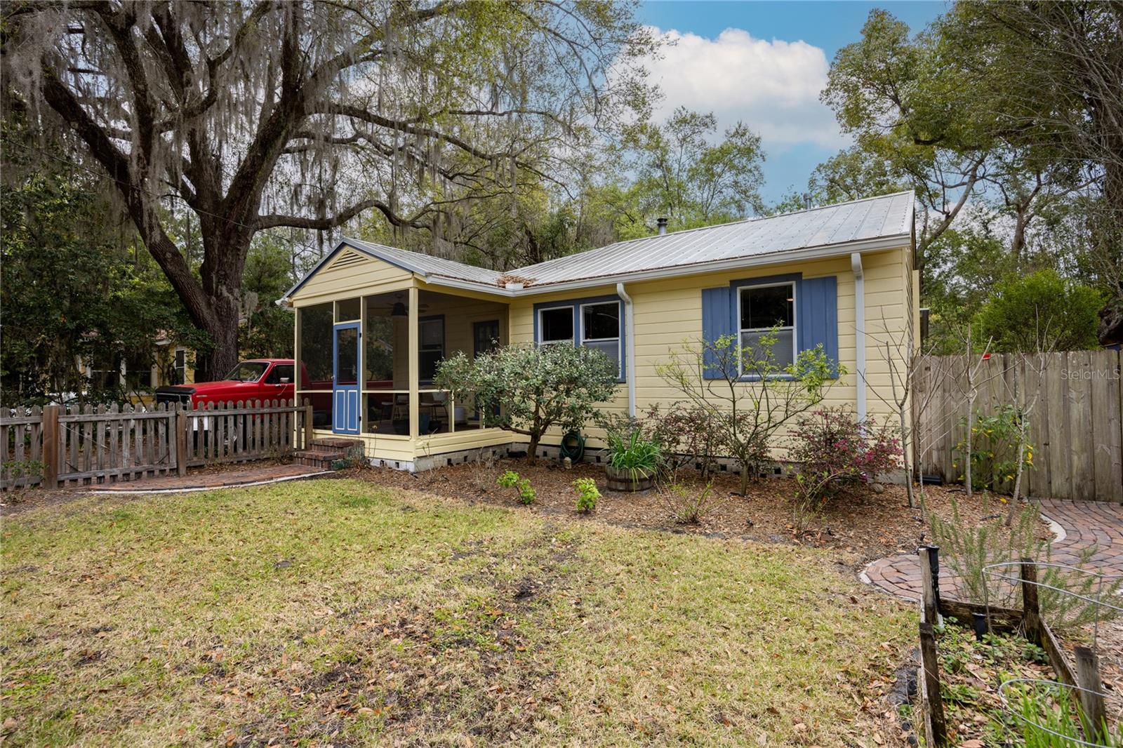 1017 NE 8TH AVE, GAINESVILLE, FL, 32601