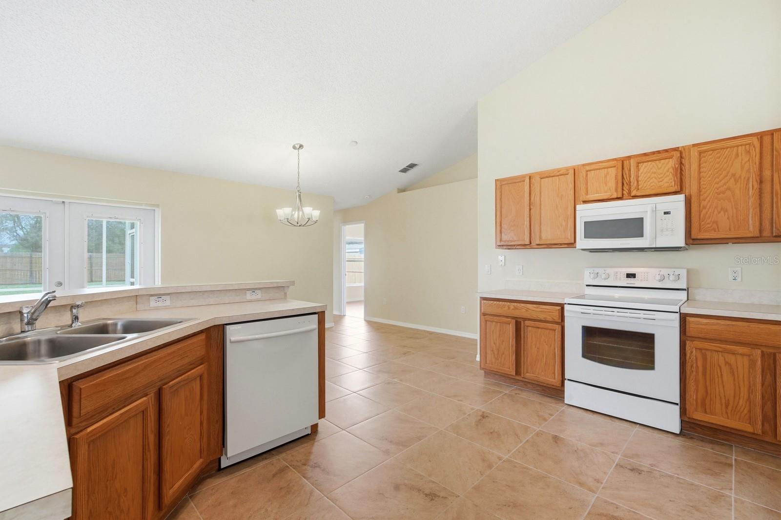 33 BROWNSTONE LN, PALM COAST, FL, 32137