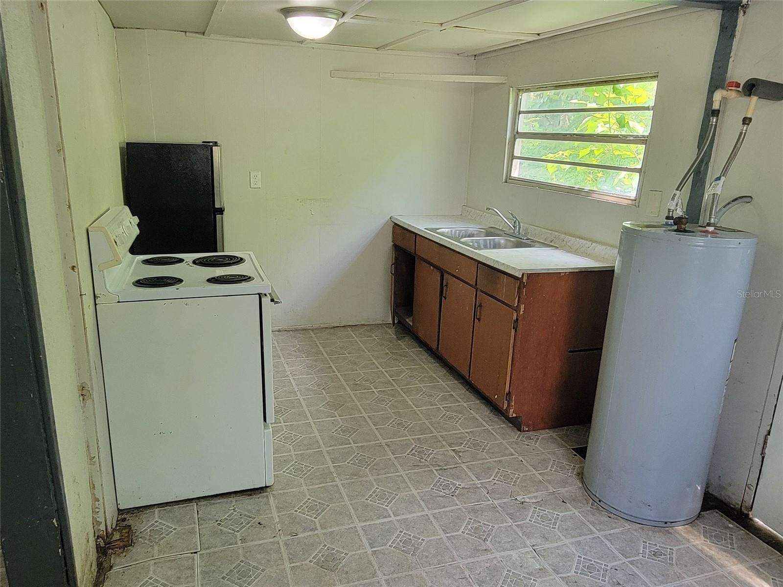 14052 RAILROAD AVE, DADE CITY, FL, 33525