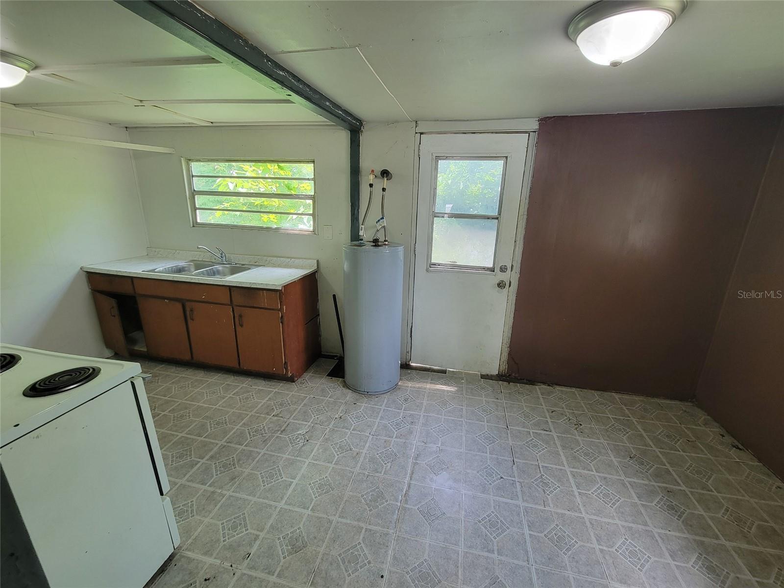 14052 RAILROAD AVE, DADE CITY, FL, 33525