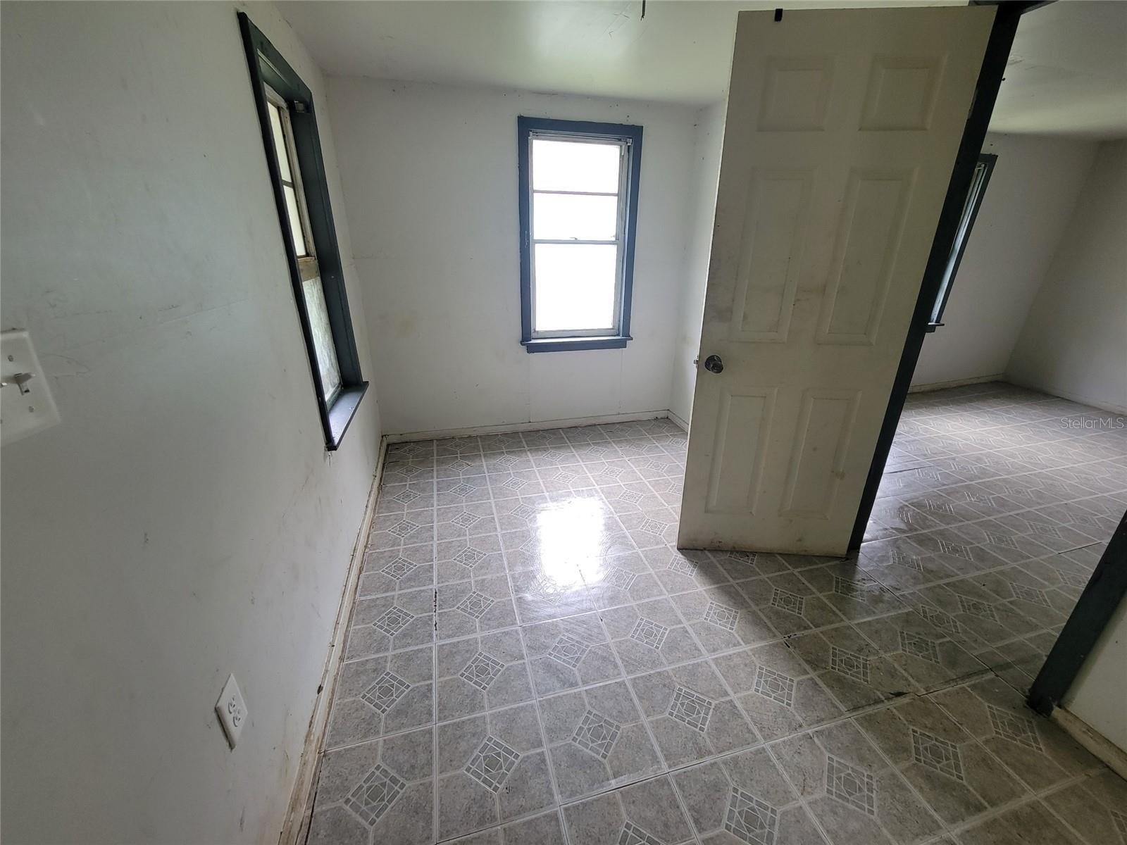 14052 RAILROAD AVE, DADE CITY, FL, 33525