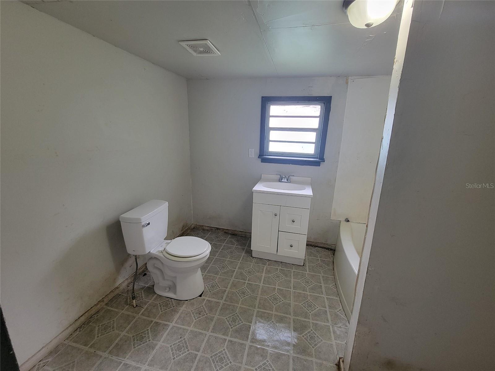 14052 RAILROAD AVE, DADE CITY, FL, 33525