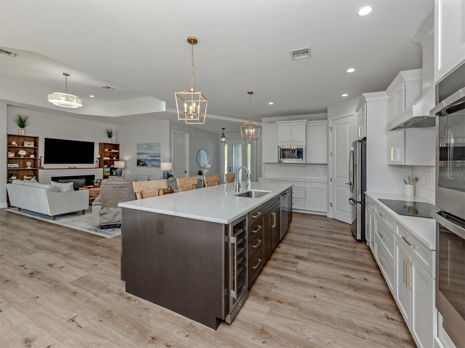 851 LINDEN RD, VENICE, FL, 34293