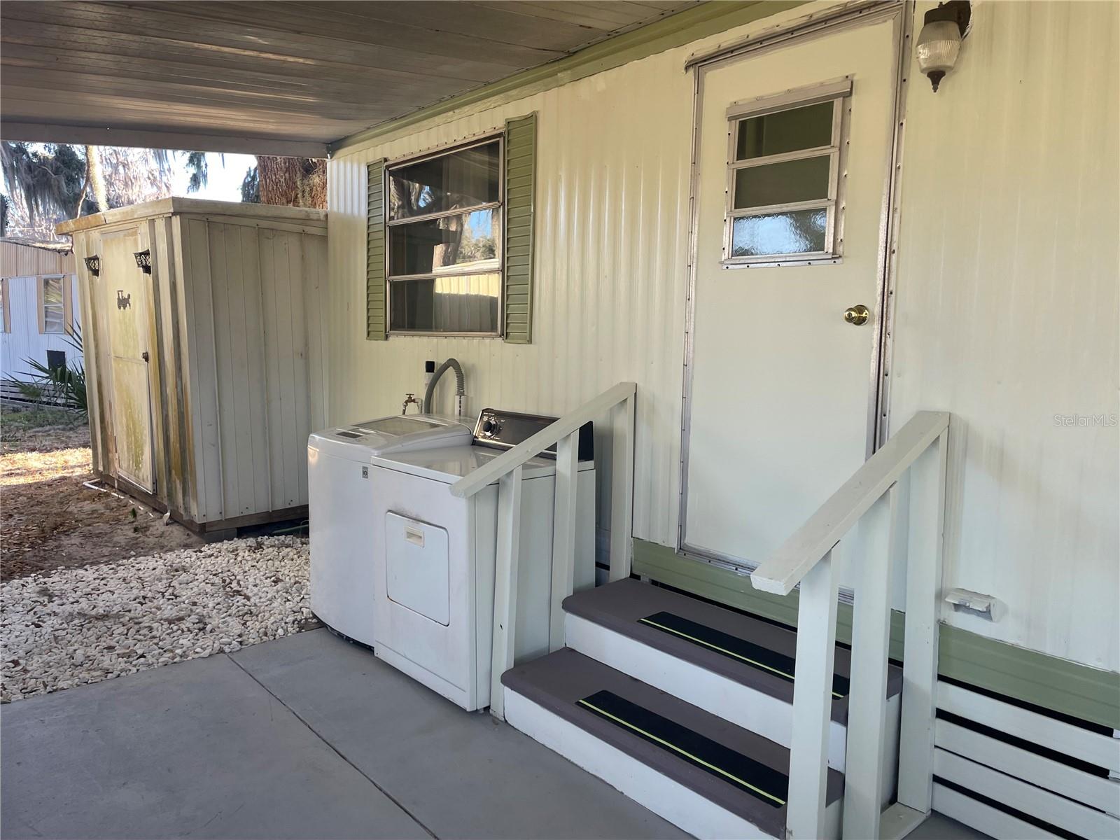 1079 NW 7TH BLVD, LAKE PANASOFFKEE, FL, 33538