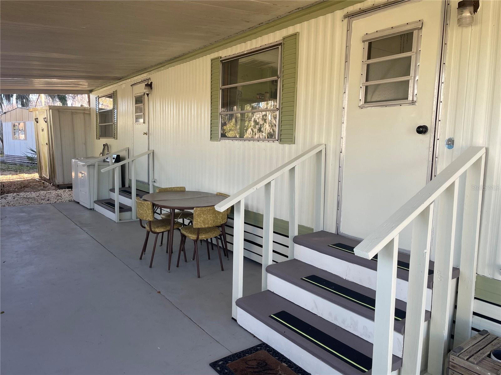 1079 NW 7TH BLVD, LAKE PANASOFFKEE, FL, 33538