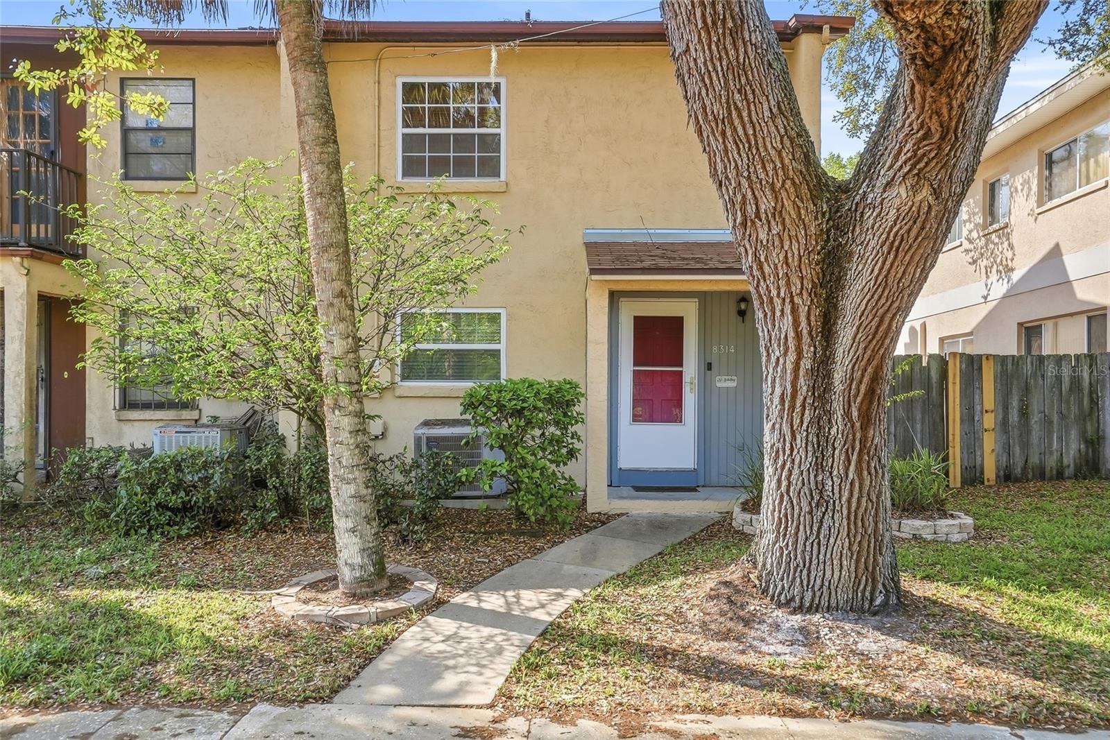 8314 CIVIC RD, TAMPA, FL, 33615
