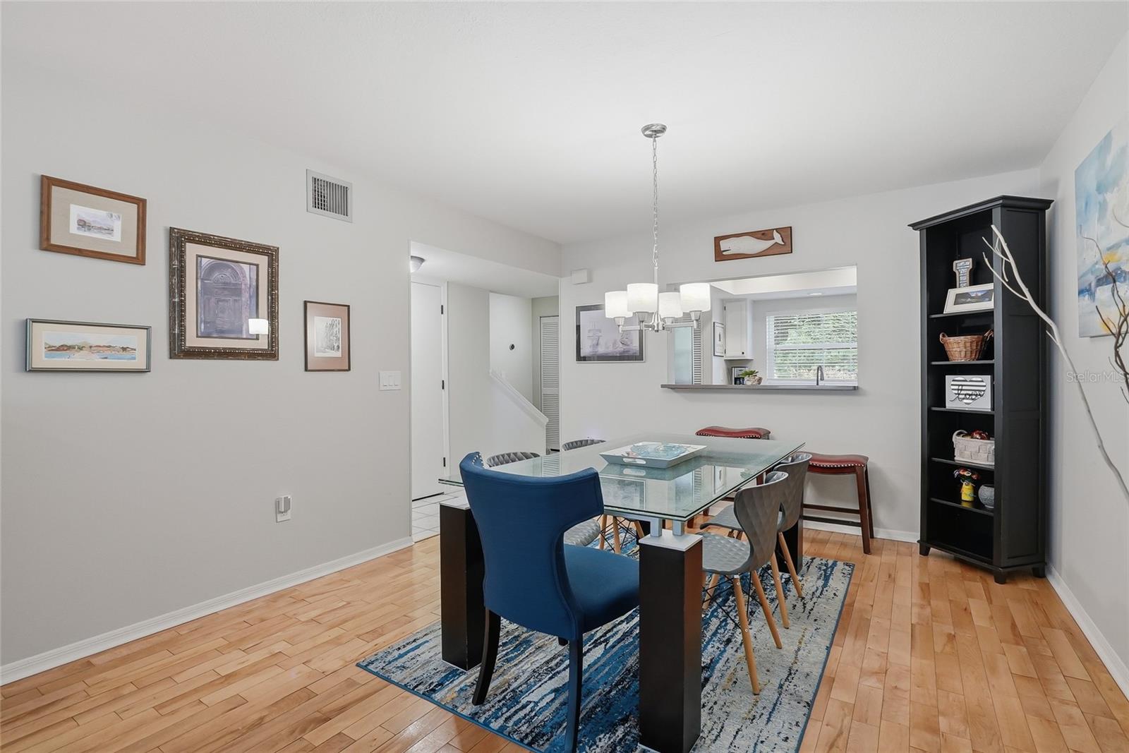 8314 CIVIC RD, TAMPA, FL, 33615