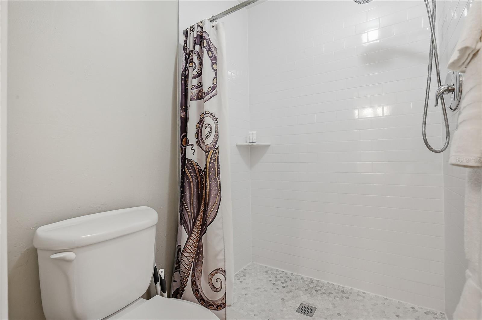 8314 CIVIC RD, TAMPA, FL, 33615