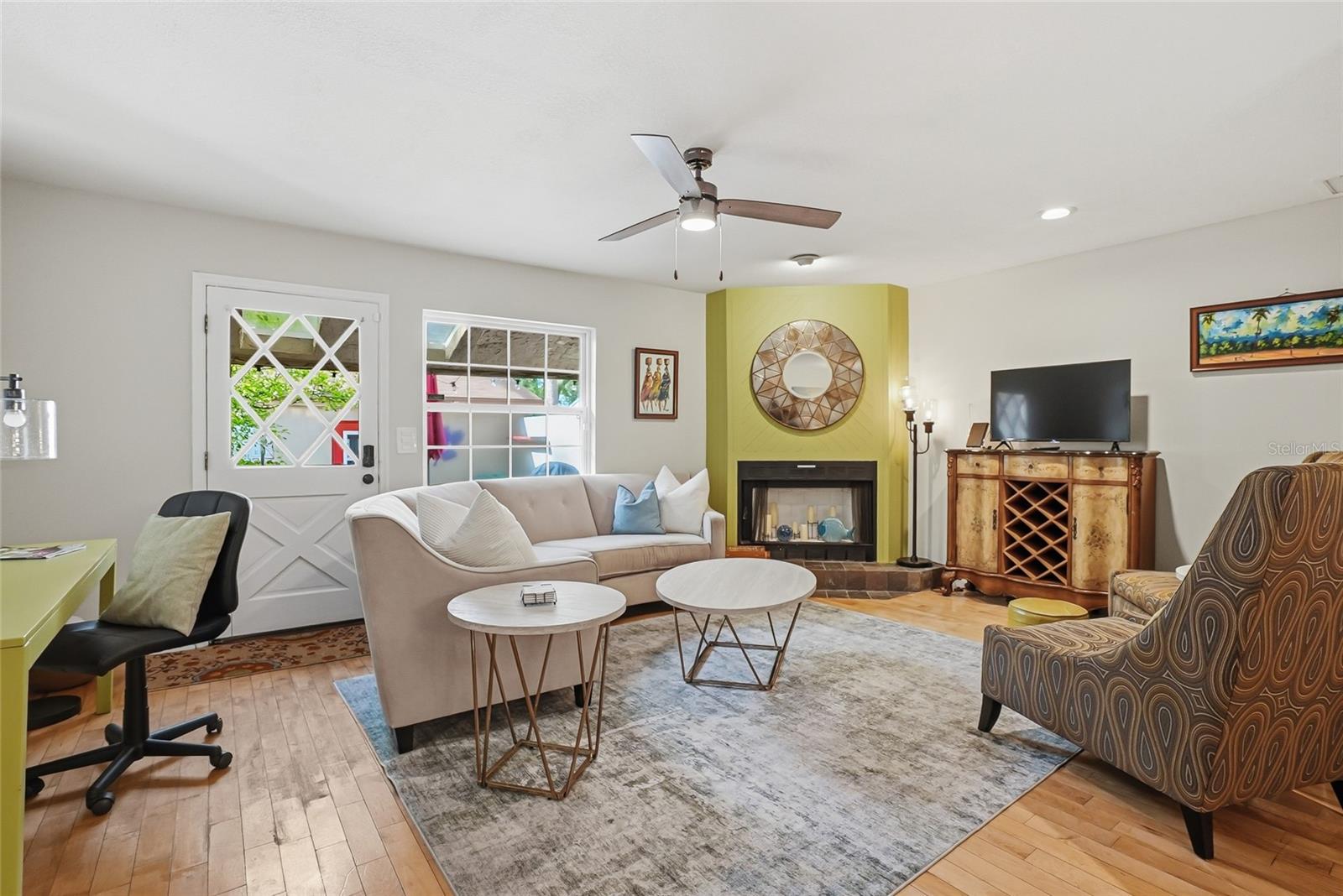 8314 CIVIC RD, TAMPA, FL, 33615
