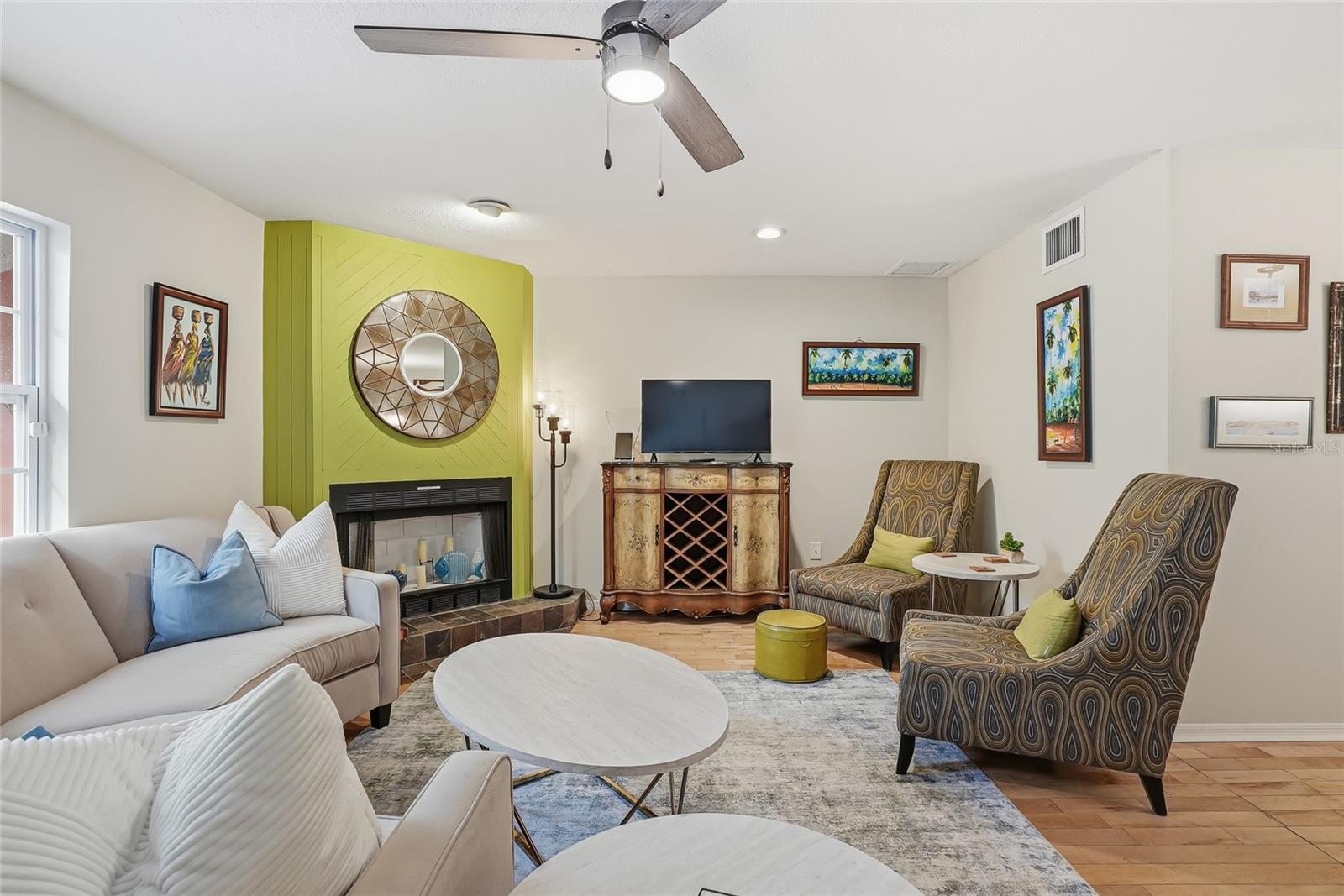 8314 CIVIC RD, TAMPA, FL, 33615