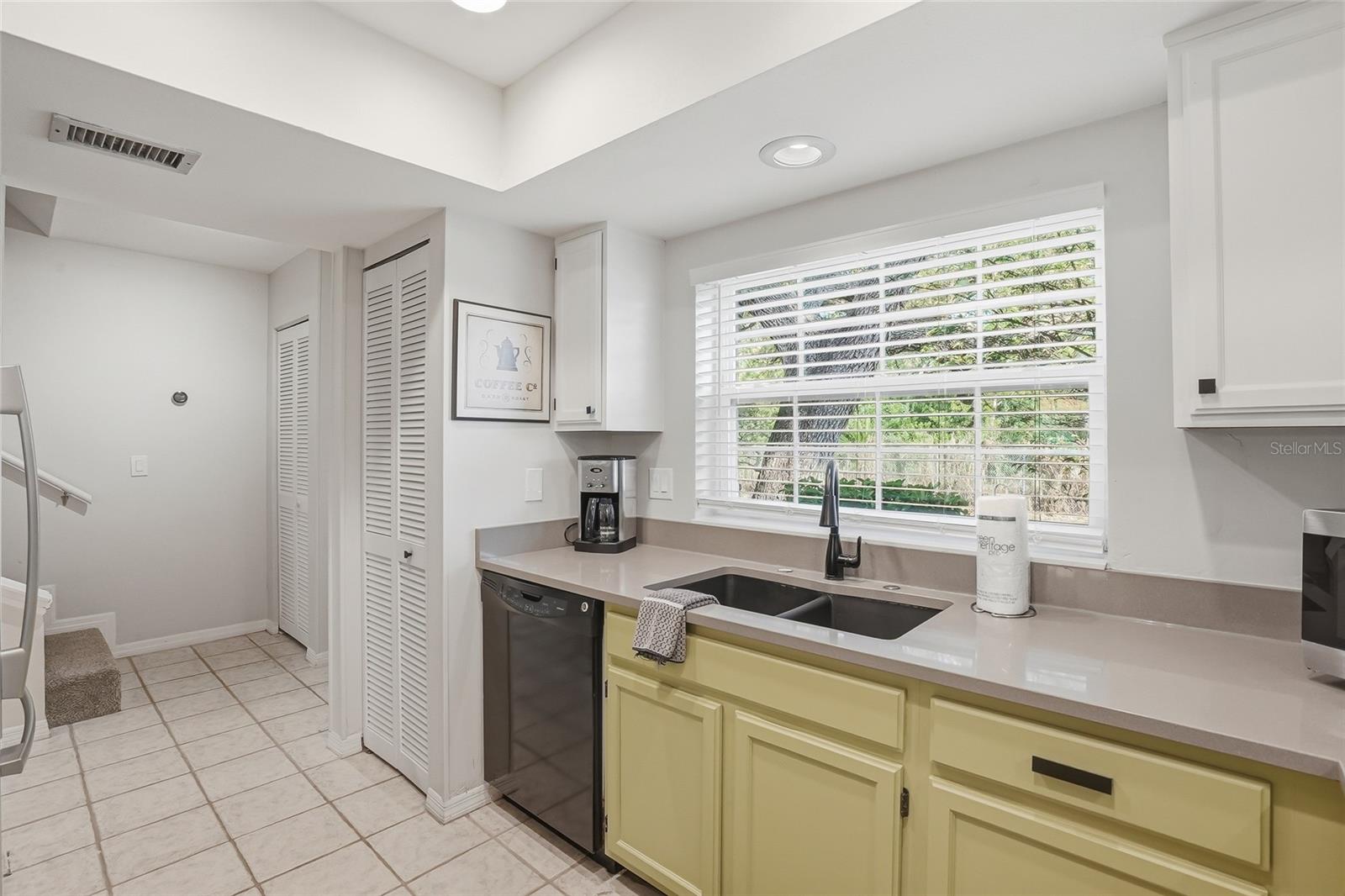 8314 CIVIC RD, TAMPA, FL, 33615