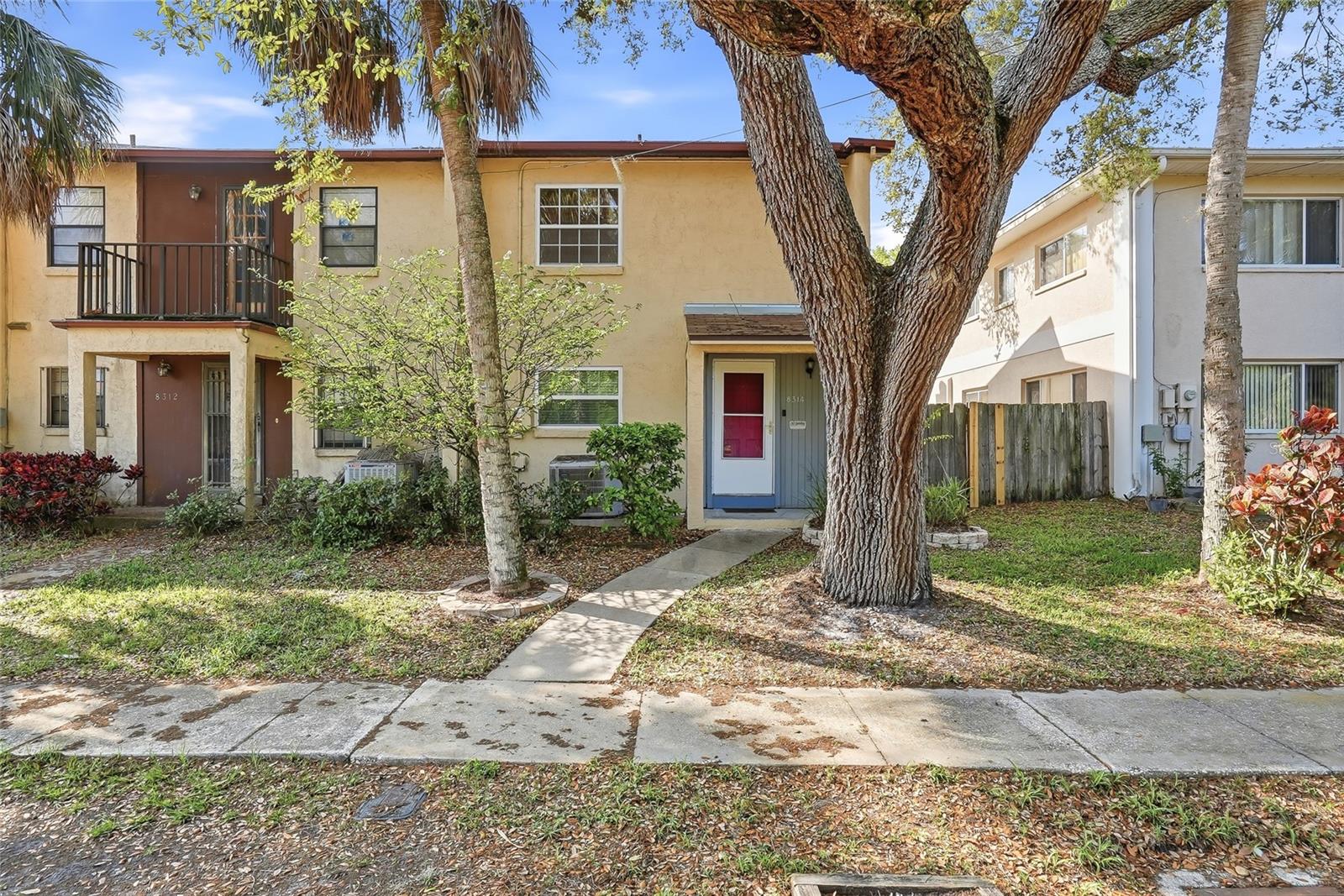 8314 CIVIC RD, TAMPA, FL, 33615