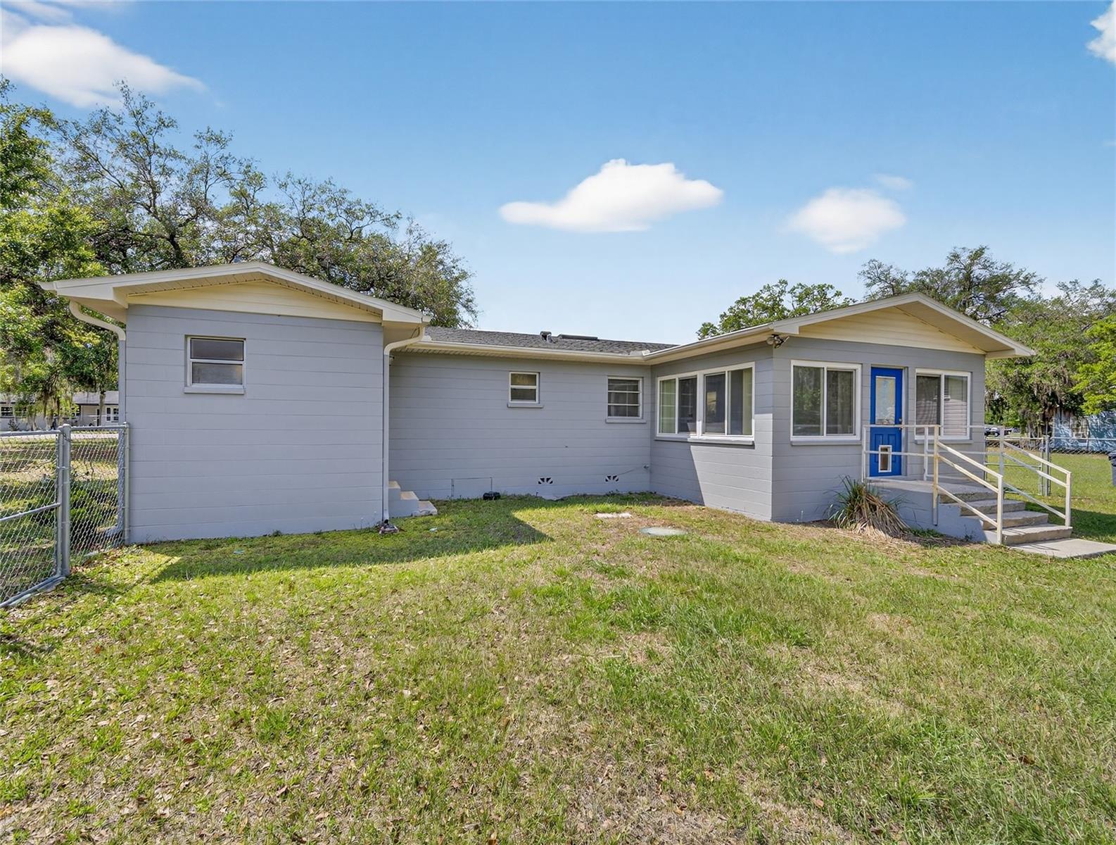 2015 SANDFORD RD, LAKELAND, FL, 33801
