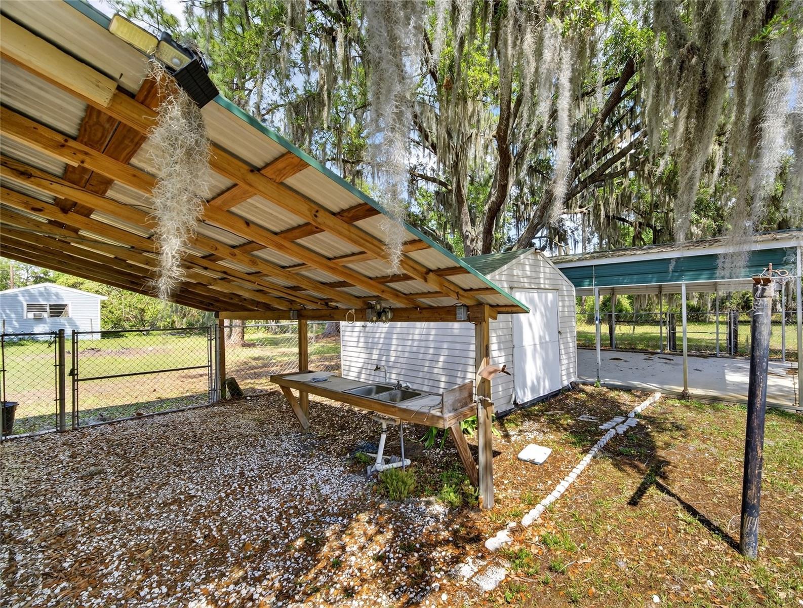 2015 SANDFORD RD, LAKELAND, FL, 33801