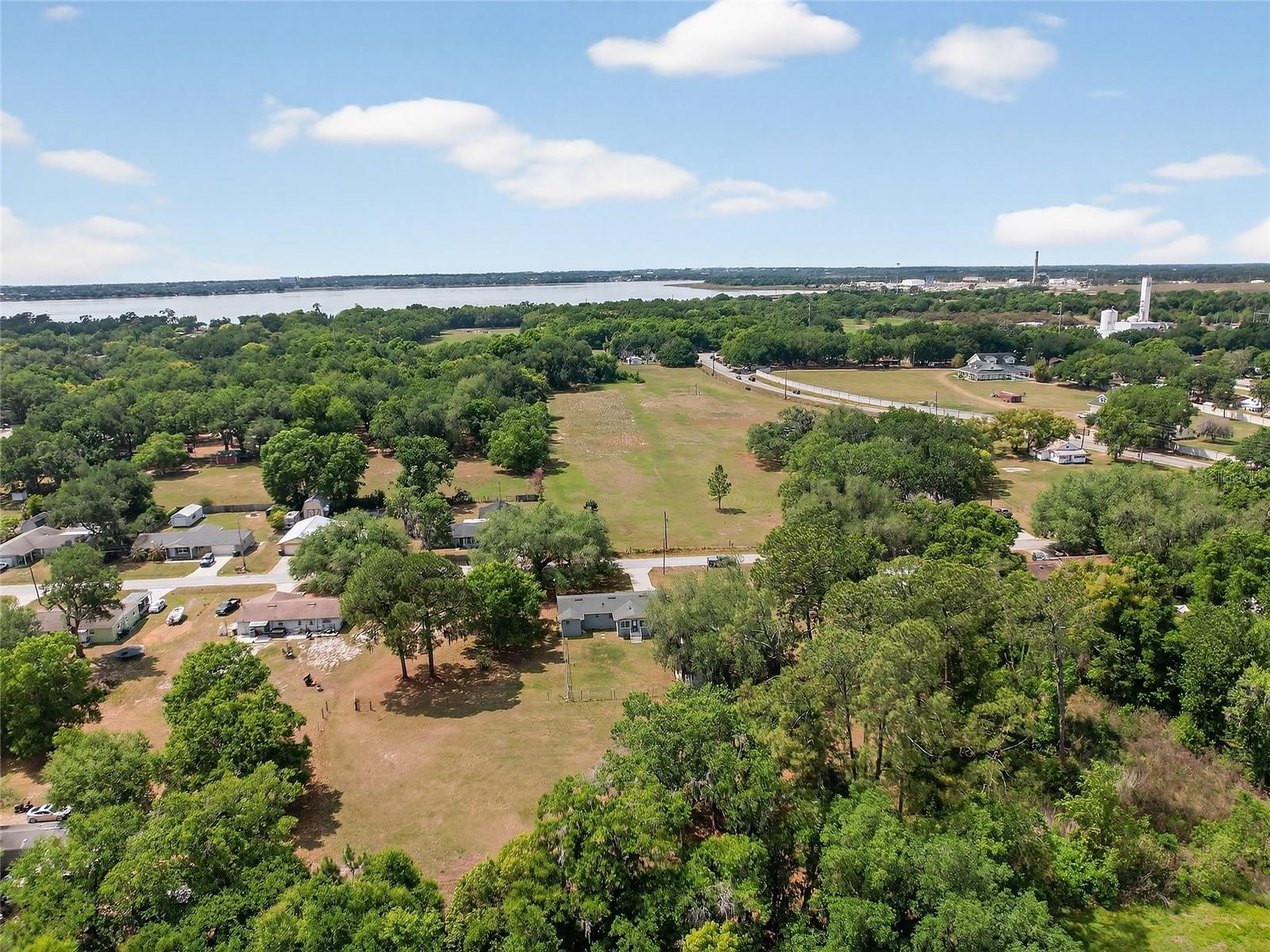 2015 SANDFORD RD, LAKELAND, FL, 33801