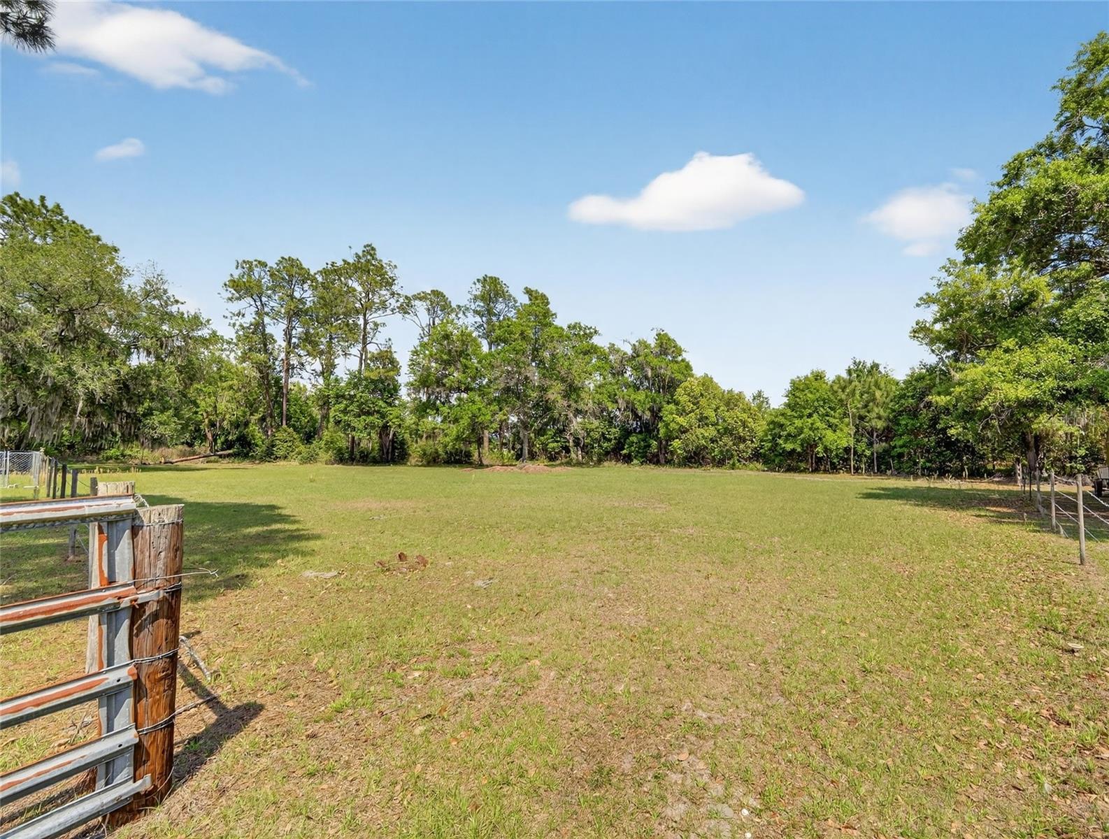 2015 SANDFORD RD, LAKELAND, FL, 33801