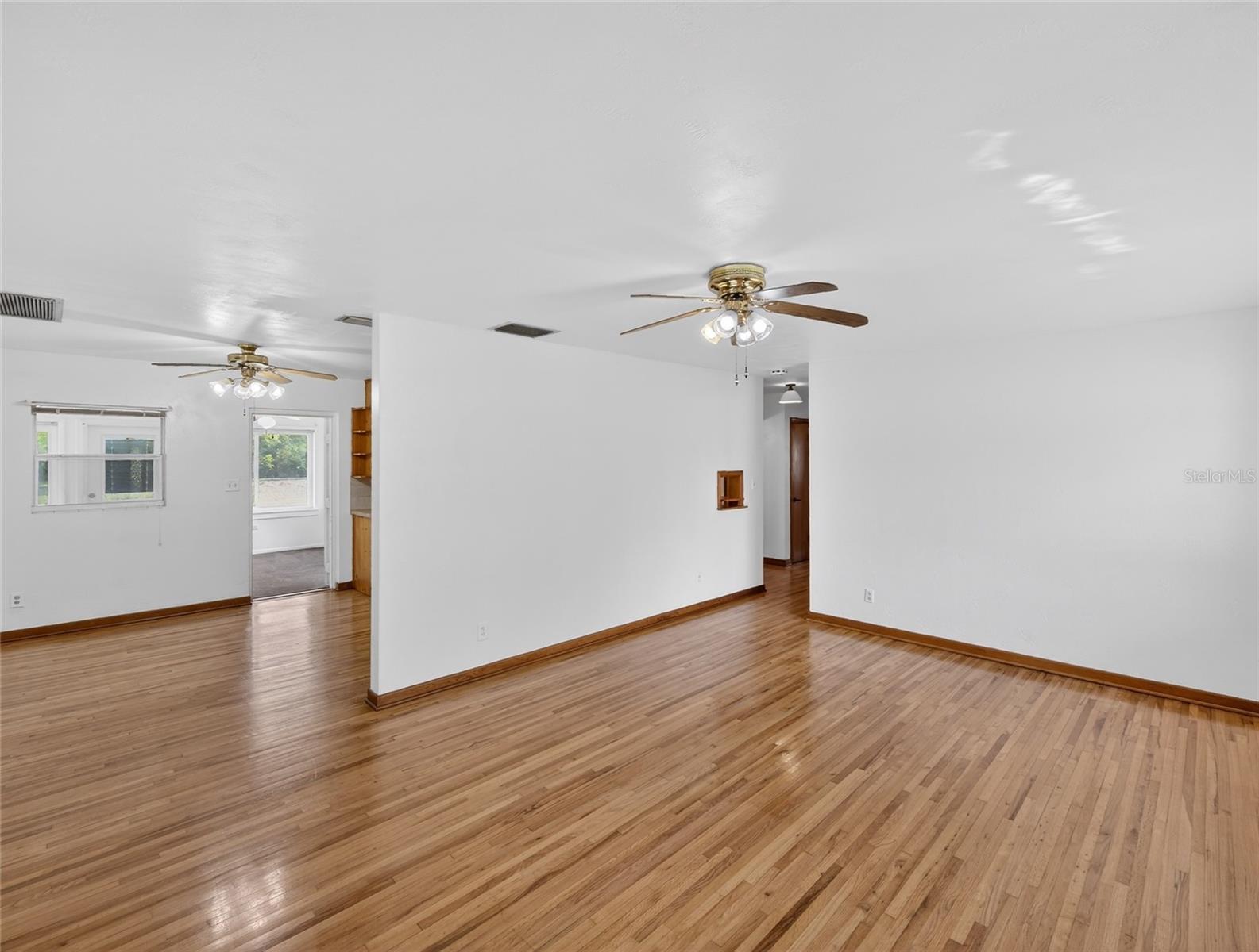 2015 SANDFORD RD, LAKELAND, FL, 33801