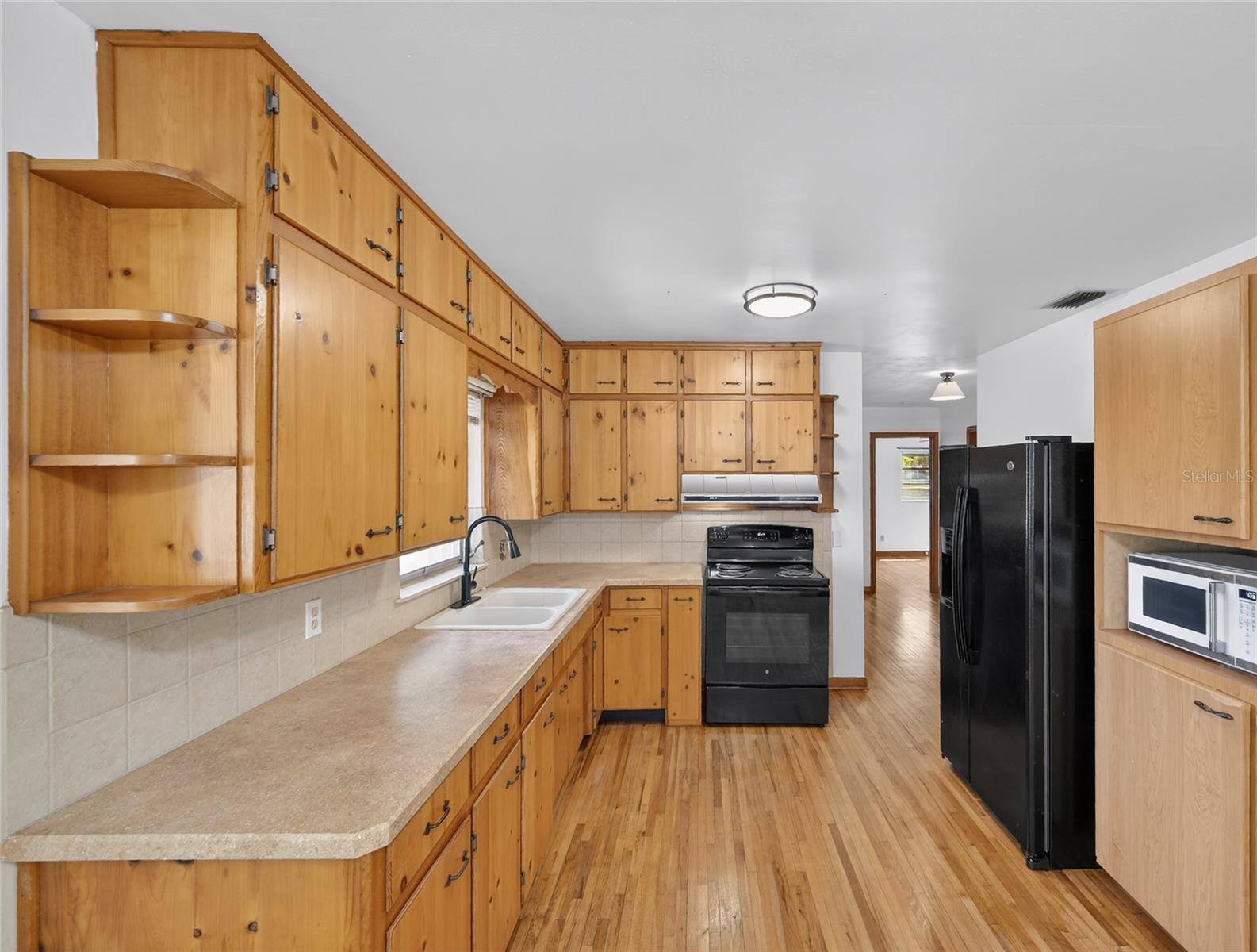 2015 SANDFORD RD, LAKELAND, FL, 33801