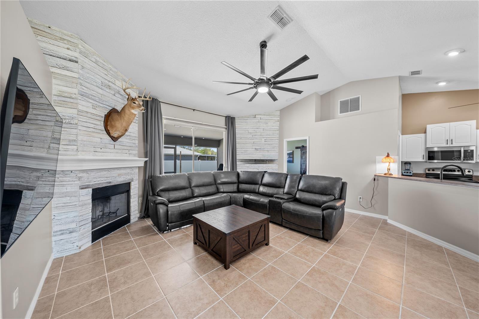 141 LONG PINE DR, DELTONA, FL, 32725