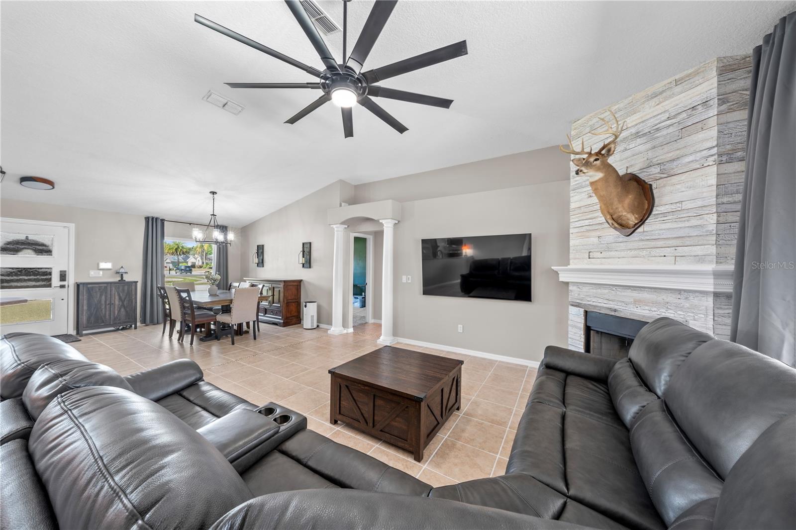 141 LONG PINE DR, DELTONA, FL, 32725