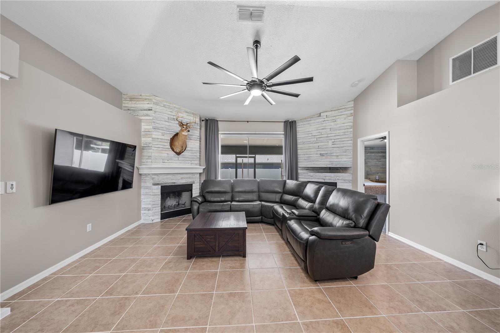 141 LONG PINE DR, DELTONA, FL, 32725