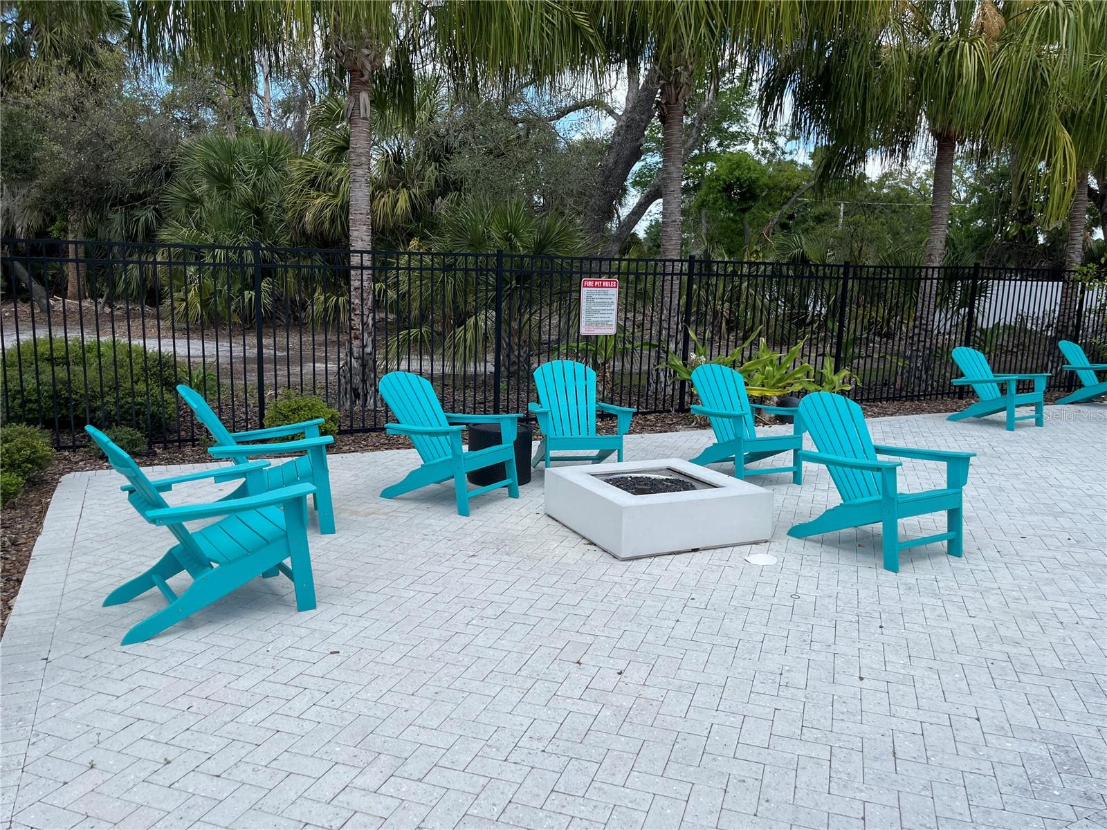 8238 WILLOW BEACH DR, RIVERVIEW, FL, 33578