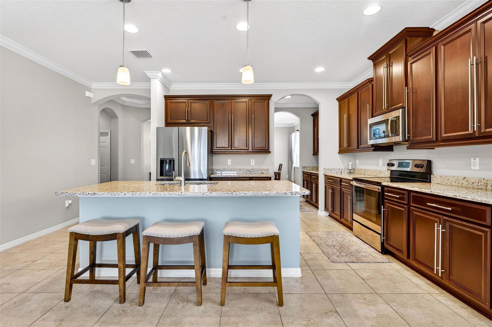 8238 WILLOW BEACH DR, RIVERVIEW, FL, 33578