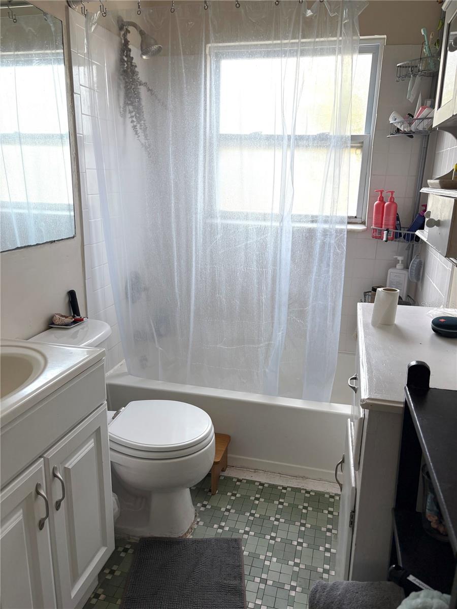 TB8486984 Property Photo