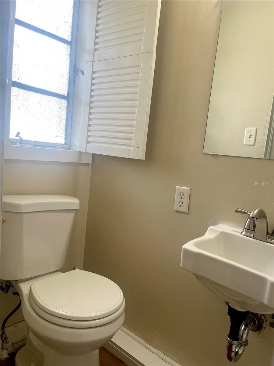 TB8486984 Property Photo