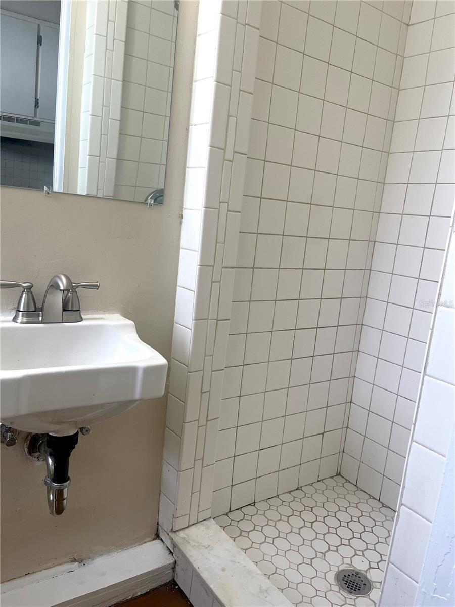 TB8486984 Property Photo