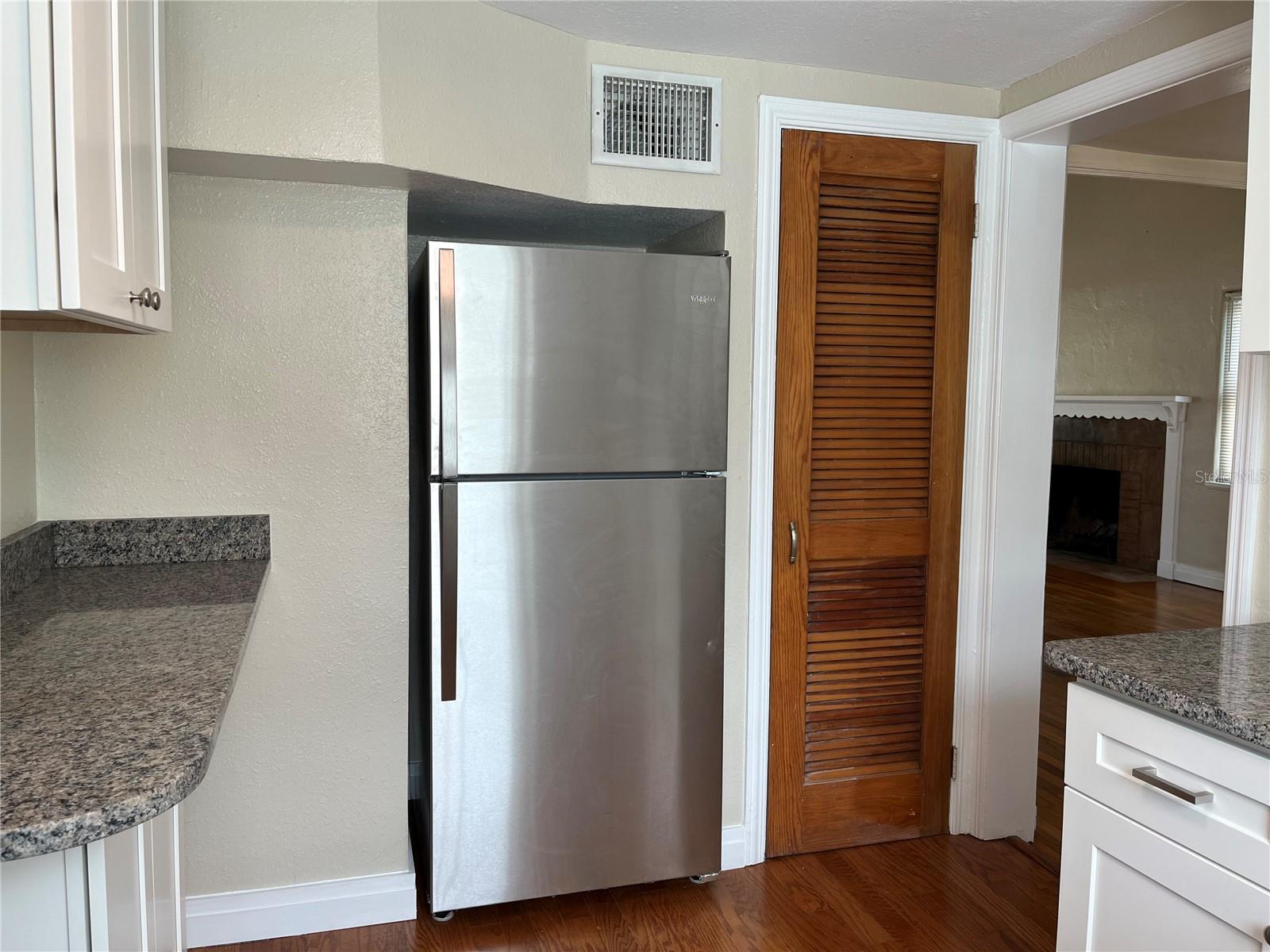 TB8486984 Property Photo