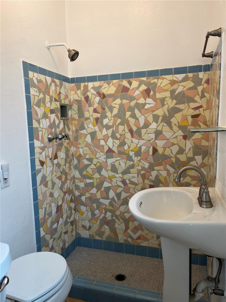 TB8486984 Property Photo