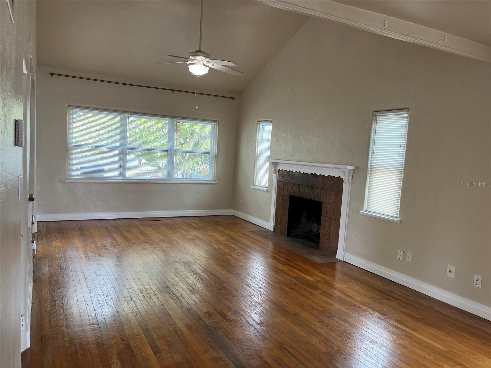 TB8486984 Property Photo