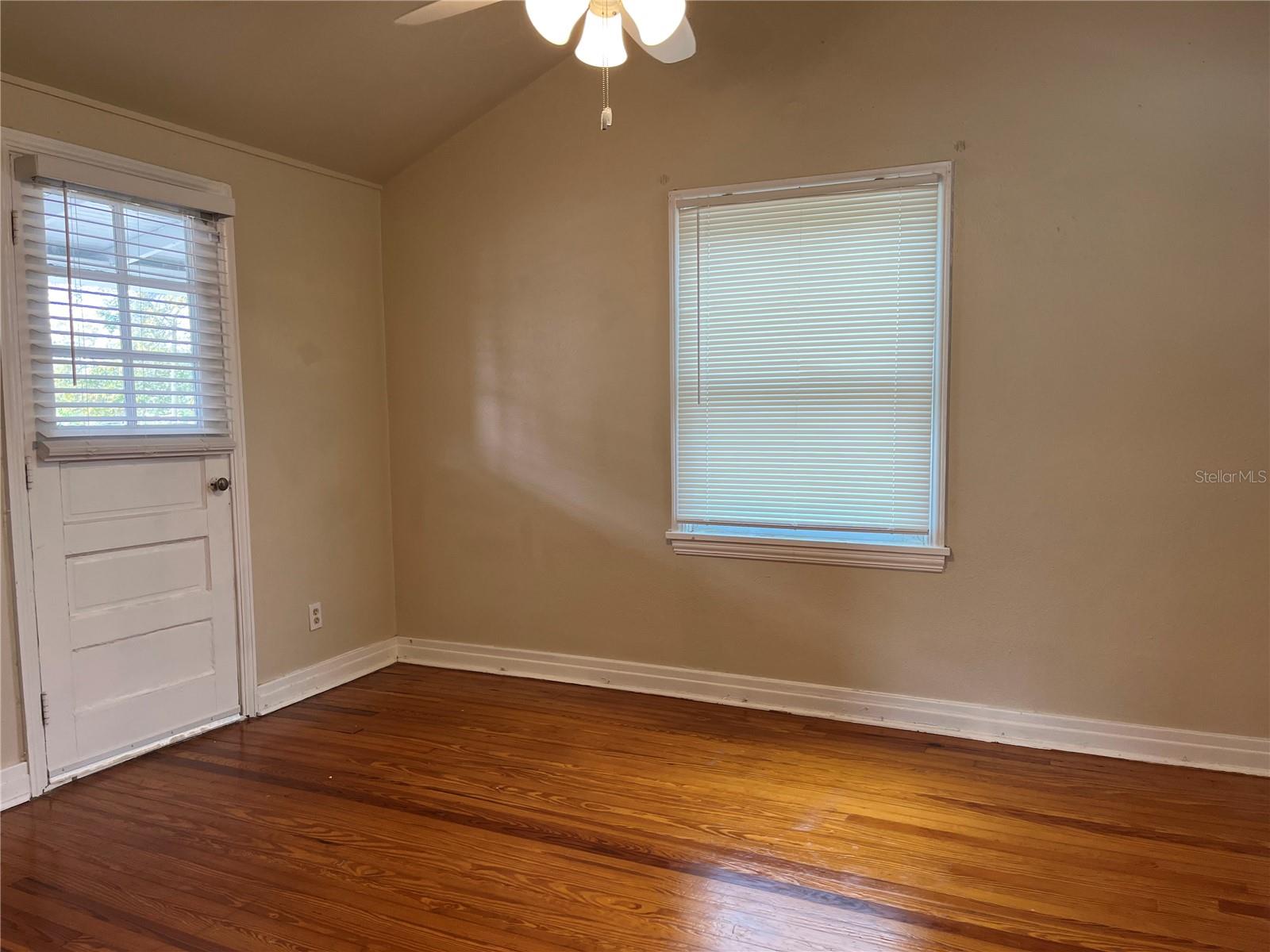 TB8486984 Property Photo