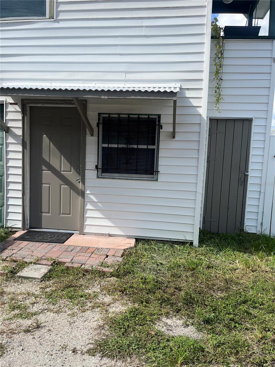 TB8486984 Property Photo