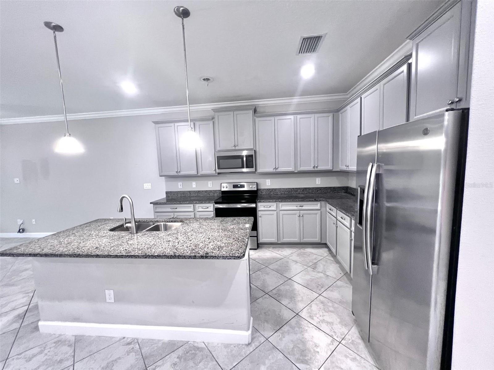 18604 NOBLE CASPIAN DR, LUTZ, FL, 33558