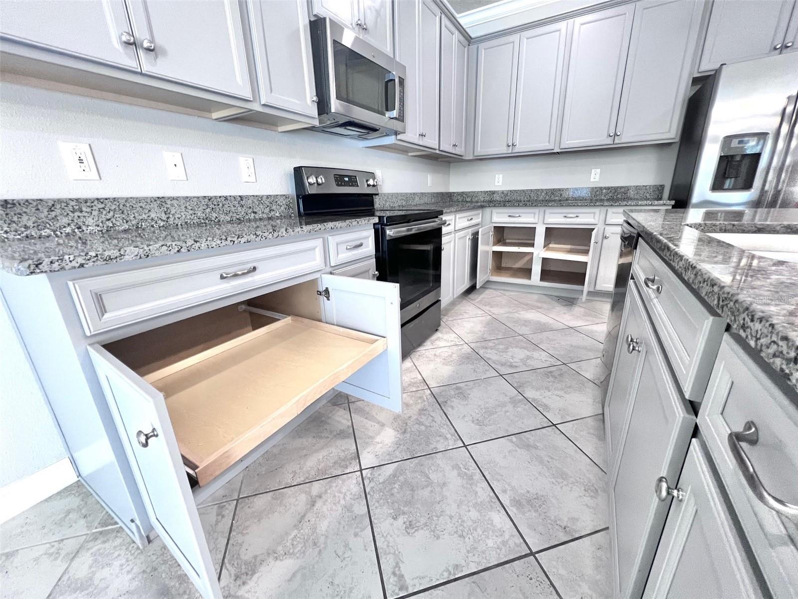 18604 NOBLE CASPIAN DR, LUTZ, FL, 33558