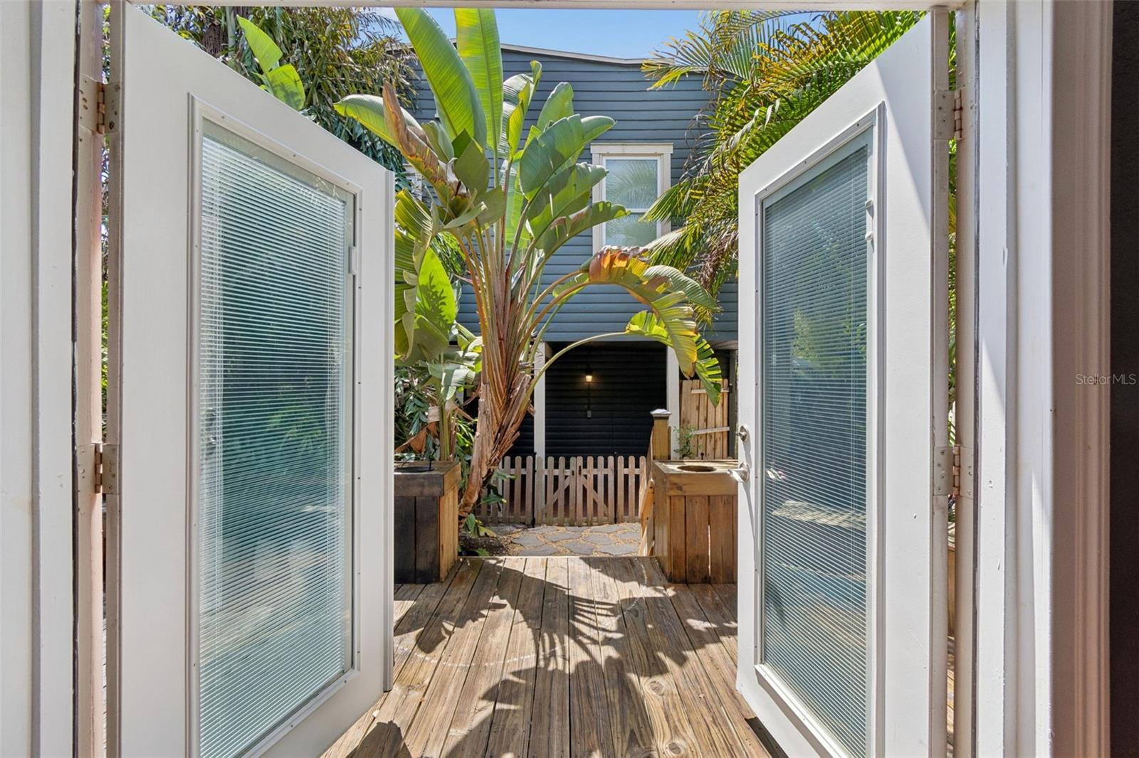 1024 16TH AVE N, ST PETERSBURG, FL, 33704