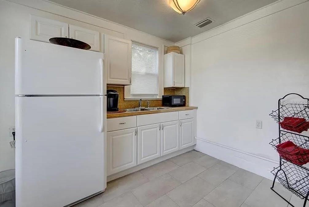 1024 16TH AVE N, ST PETERSBURG, FL, 33704